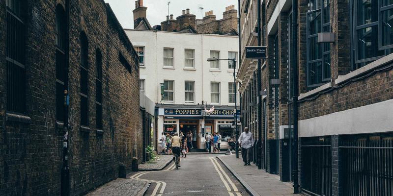 智能守护网络边界:基于AI的流量异常检测实战指南(特征工程→模型部署)