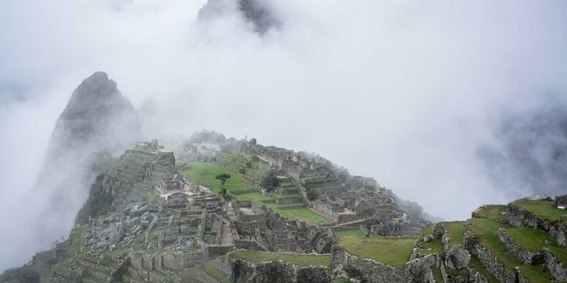 高密度WLAN部署实战:从射频规划到用户体验优化的企业级指南